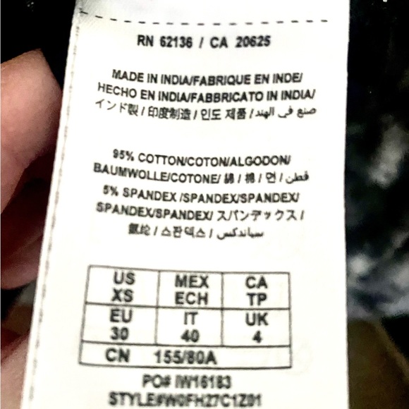 NWOT Guess blue denim shorts - Picture 6 of 6